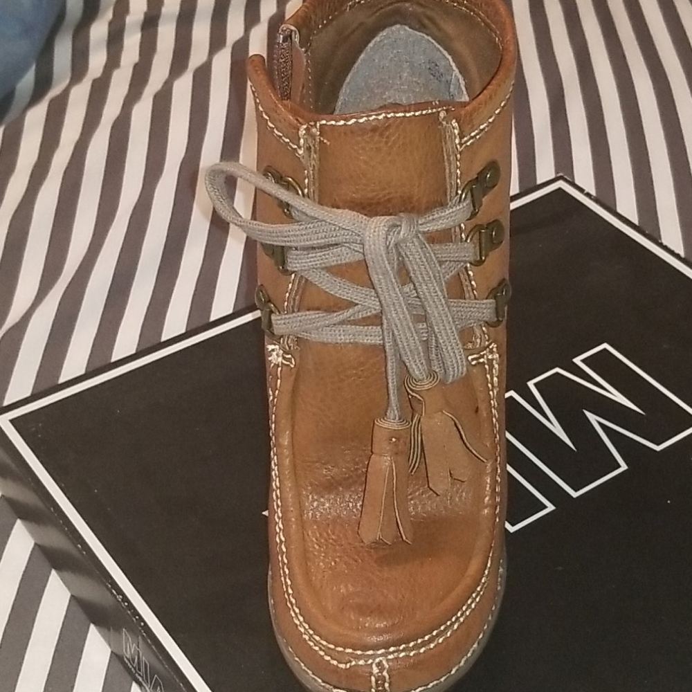 Zip up bootie